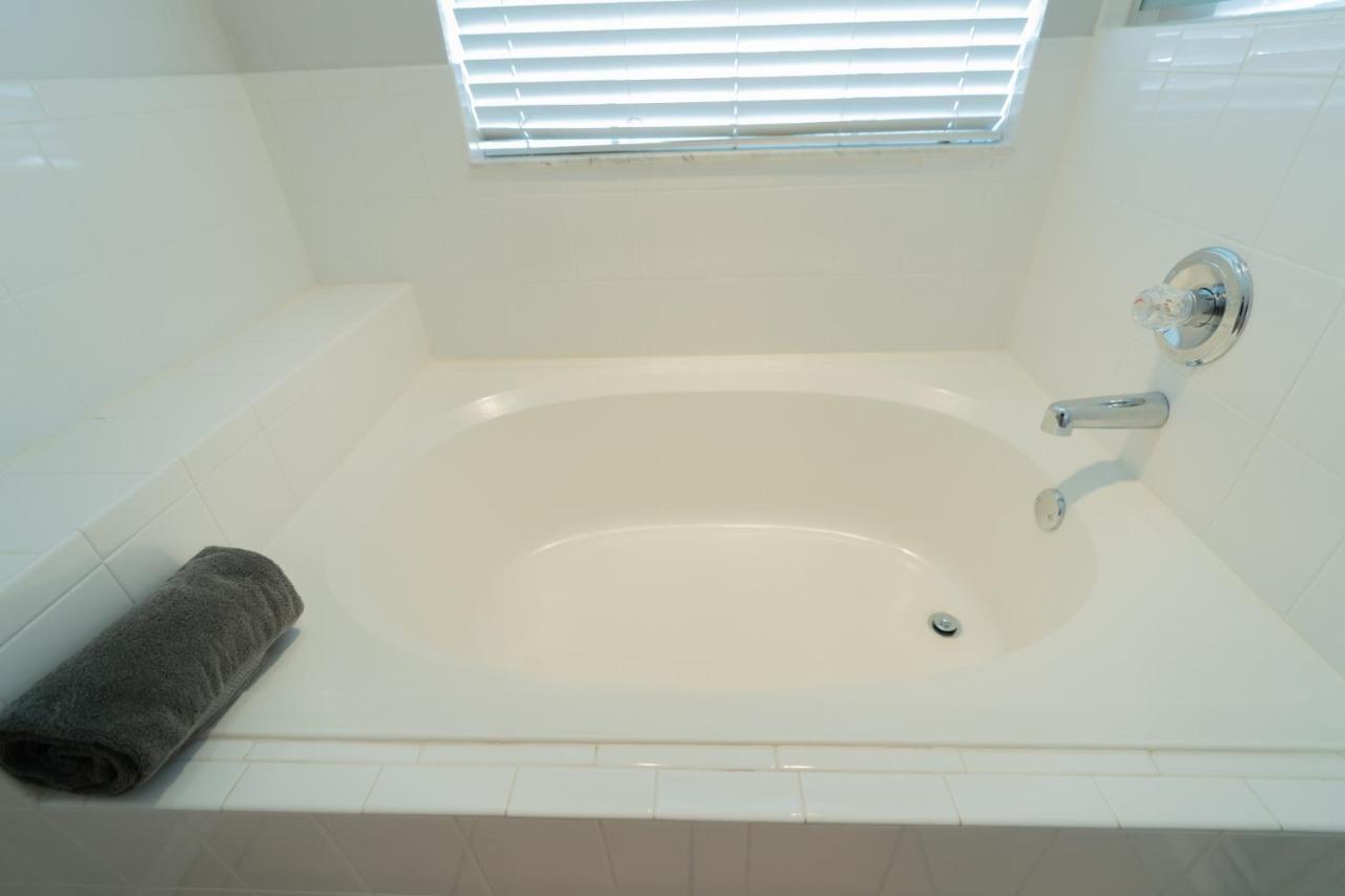 Spacious 4-Bedroom 2-Bath Abode Winter Haven Bagian luar foto